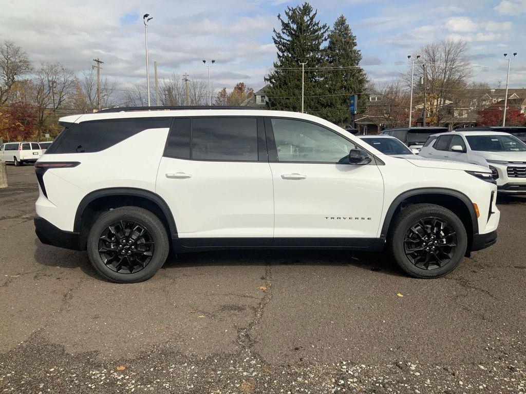 new 2026 Chevrolet Traverse car, priced at $48,754