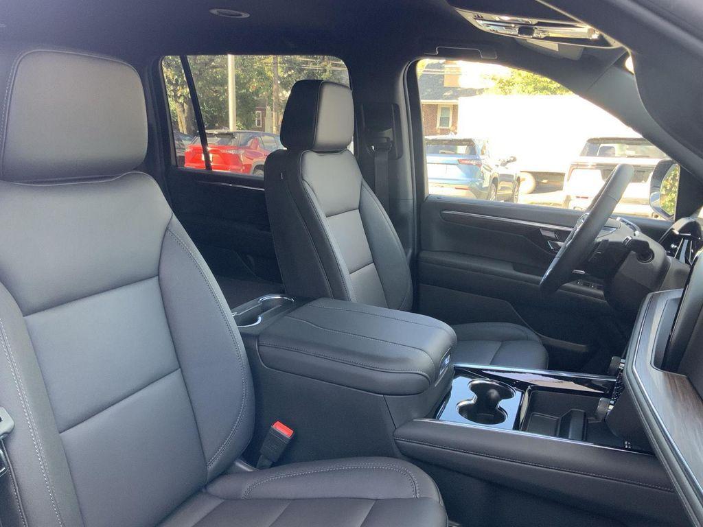 new 2026 Chevrolet Suburban car, priced at $75,680