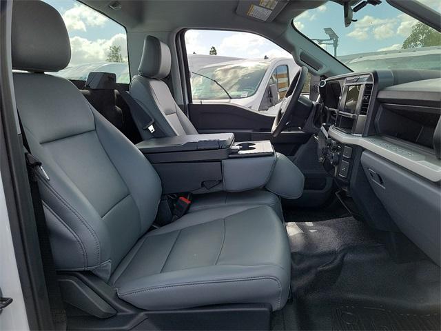 new 2025 Ford F-250 car, priced at $47,860