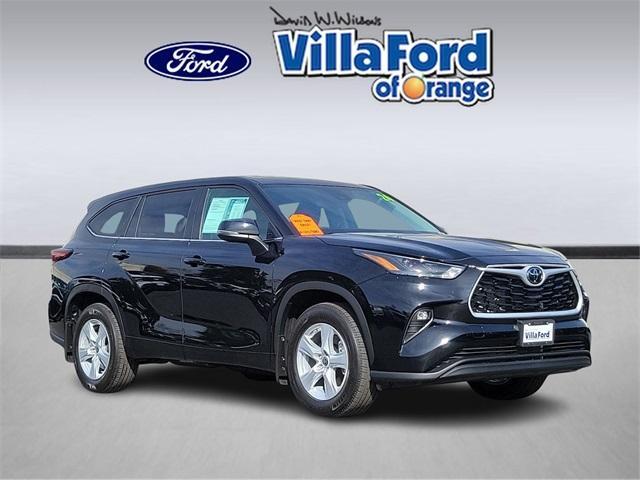 used 2024 Toyota Highlander car, priced at $40,900