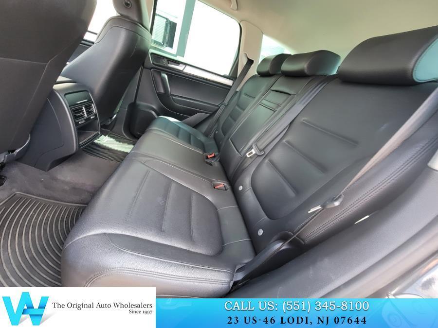 used 2014 Volkswagen Touareg car