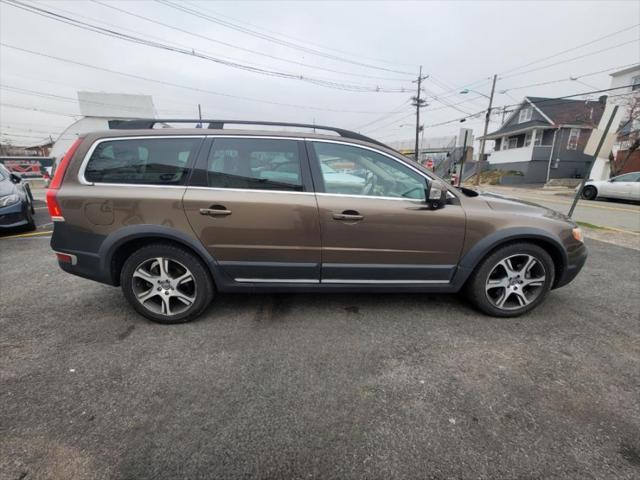 used 2015 Volvo XC70 car, priced at $10,495