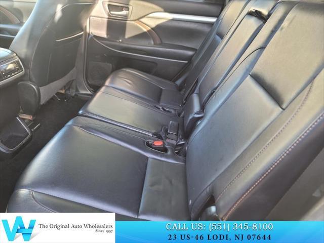 used 2015 Toyota Highlander car, priced at $12,997
