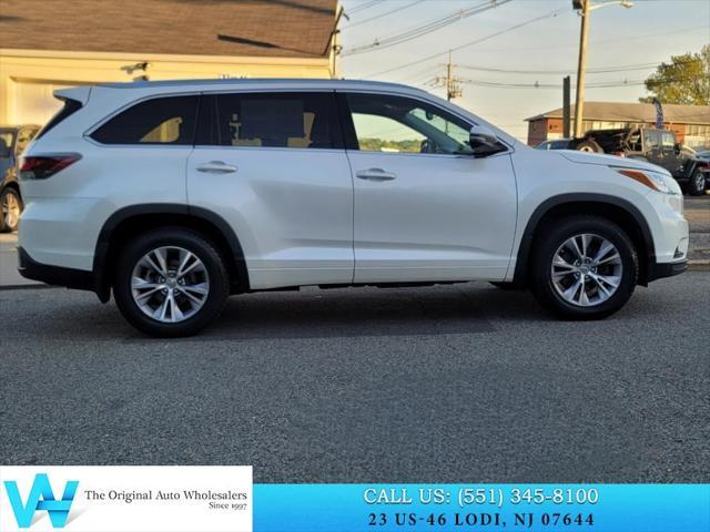 used 2015 Toyota Highlander car, priced at $12,997