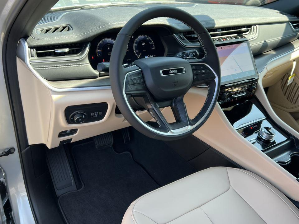 new 2025 Jeep Grand Cherokee L car, priced at $47,098