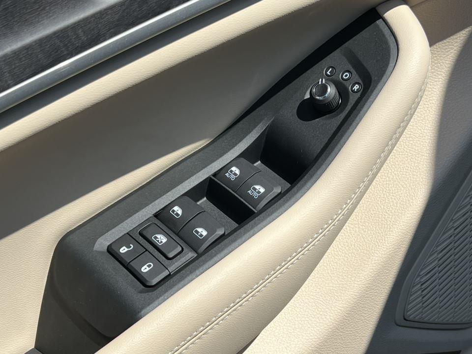 new 2025 Jeep Grand Cherokee L car, priced at $47,098