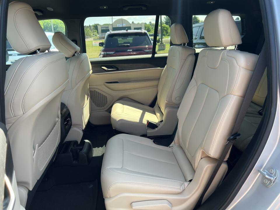 new 2025 Jeep Grand Cherokee L car, priced at $47,098