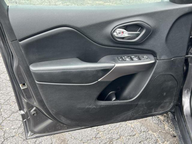 used 2020 Jeep Cherokee car, priced at $9,895