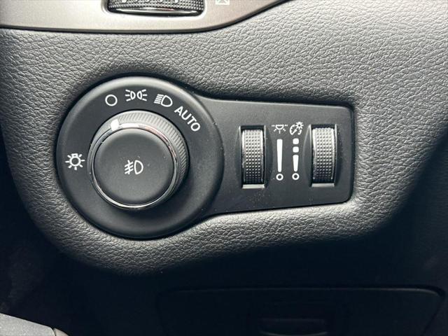 used 2020 Jeep Cherokee car, priced at $9,895