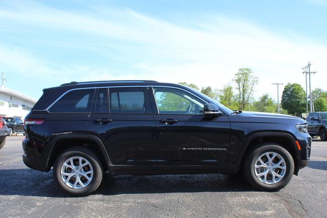 used 2023 Jeep Grand Cherokee car, priced at $39,990