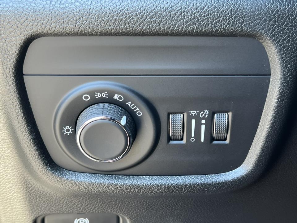 used 2023 Jeep Grand Cherokee car, priced at $32,990