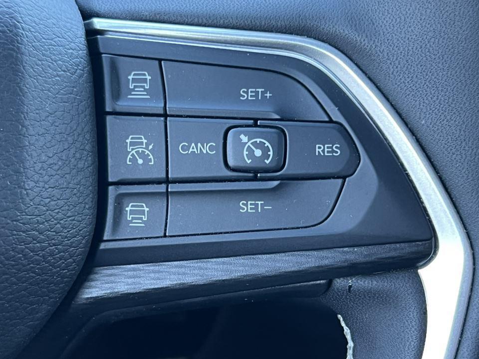 used 2023 Jeep Grand Cherokee car, priced at $32,990