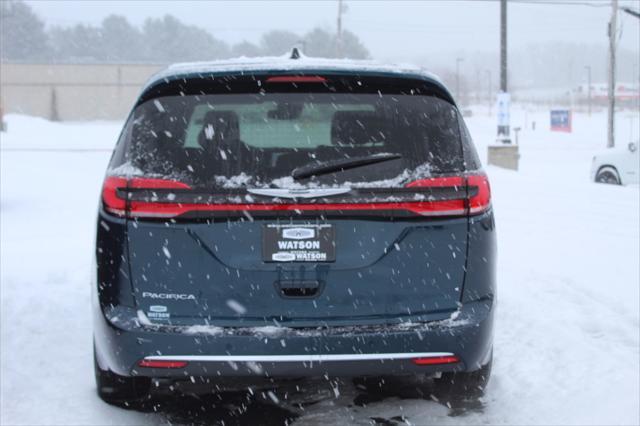 new 2025 Chrysler Pacifica car, priced at $40,222