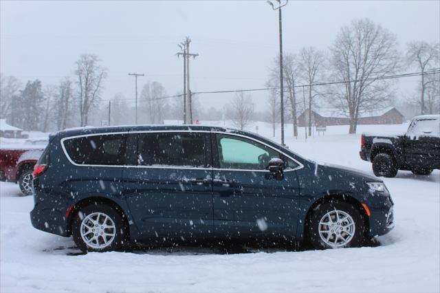 new 2025 Chrysler Pacifica car, priced at $40,222