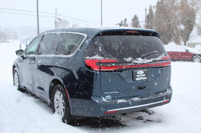 new 2025 Chrysler Pacifica car, priced at $40,222