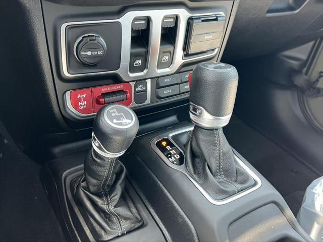 new 2025 Jeep Wrangler car, priced at $43,177