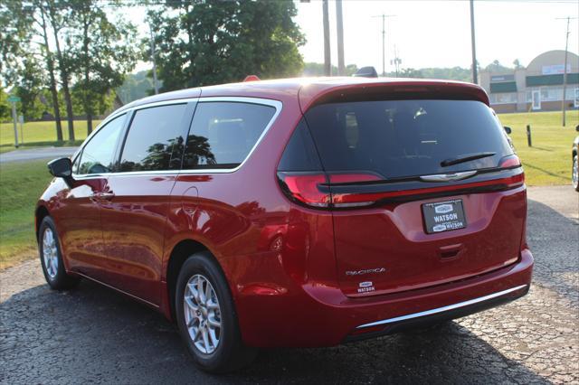 new 2024 Chrysler Pacifica car, priced at $42,842