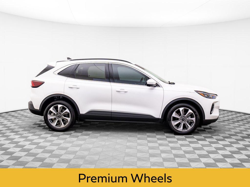 used 2023 Ford Escape car, priced at $26,500