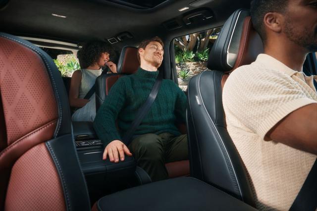 new 2025 INFINITI QX80 car, priced at $106,921