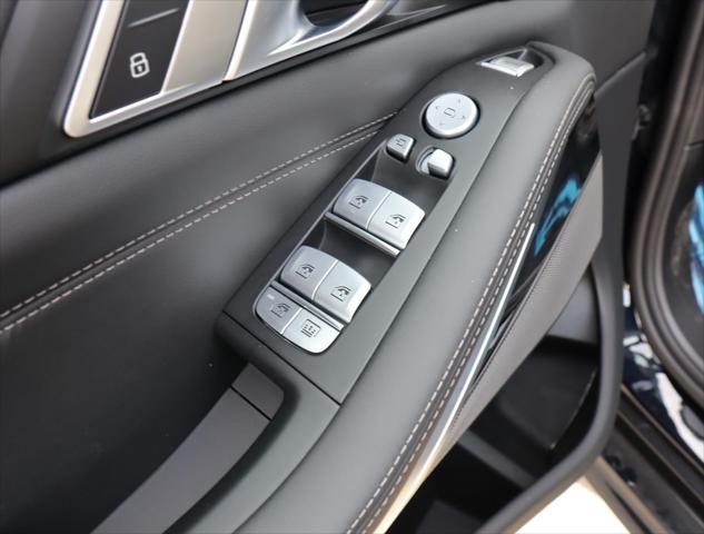 new 2025 BMW X7 car, priced at $121,805