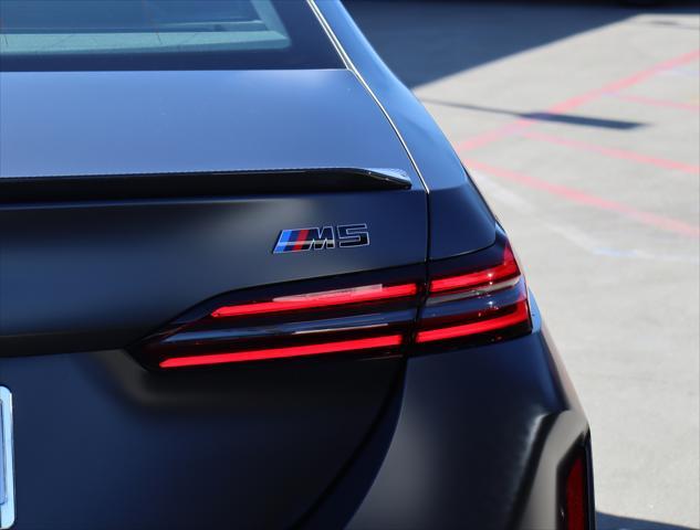 new 2025 BMW M5 car