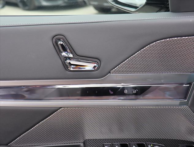 new 2025 BMW 760 car, priced at $127,225