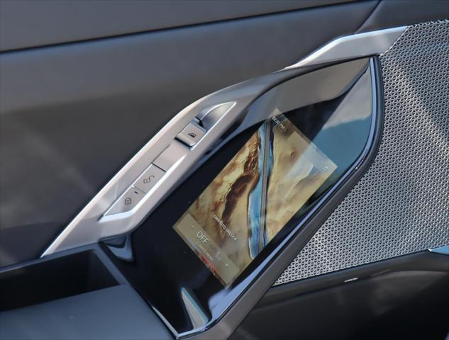 new 2025 BMW 760 car, priced at $129,625