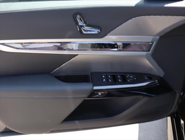 new 2025 BMW 760 car, priced at $129,625