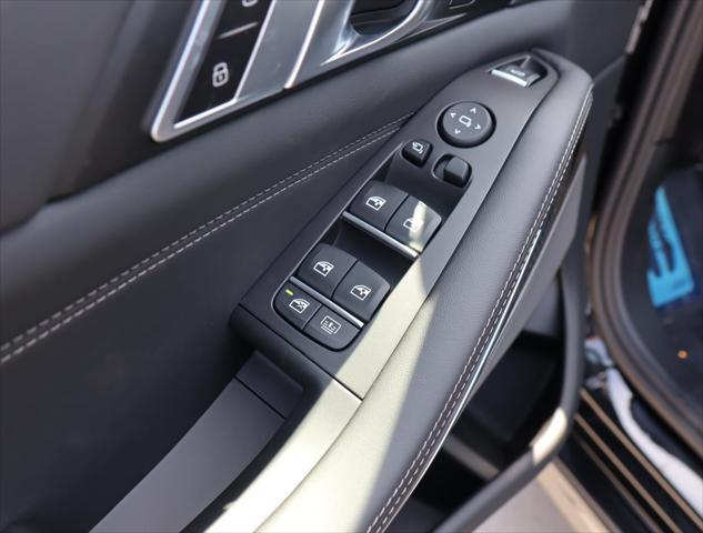 new 2026 BMW X7 car, priced at $118,825