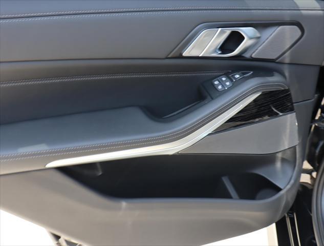 new 2026 BMW X7 car, priced at $95,025