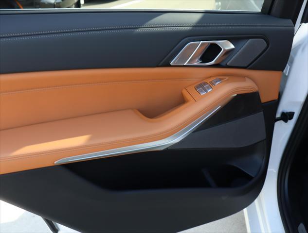 new 2026 BMW X7 car, priced at $89,425