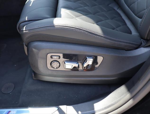 new 2025 BMW X7 car, priced at $96,520