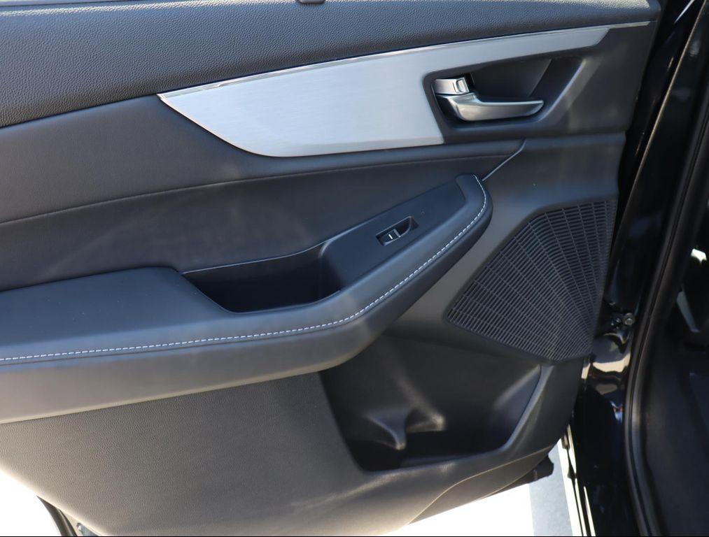 used 2023 Acura MDX car, priced at $36,995