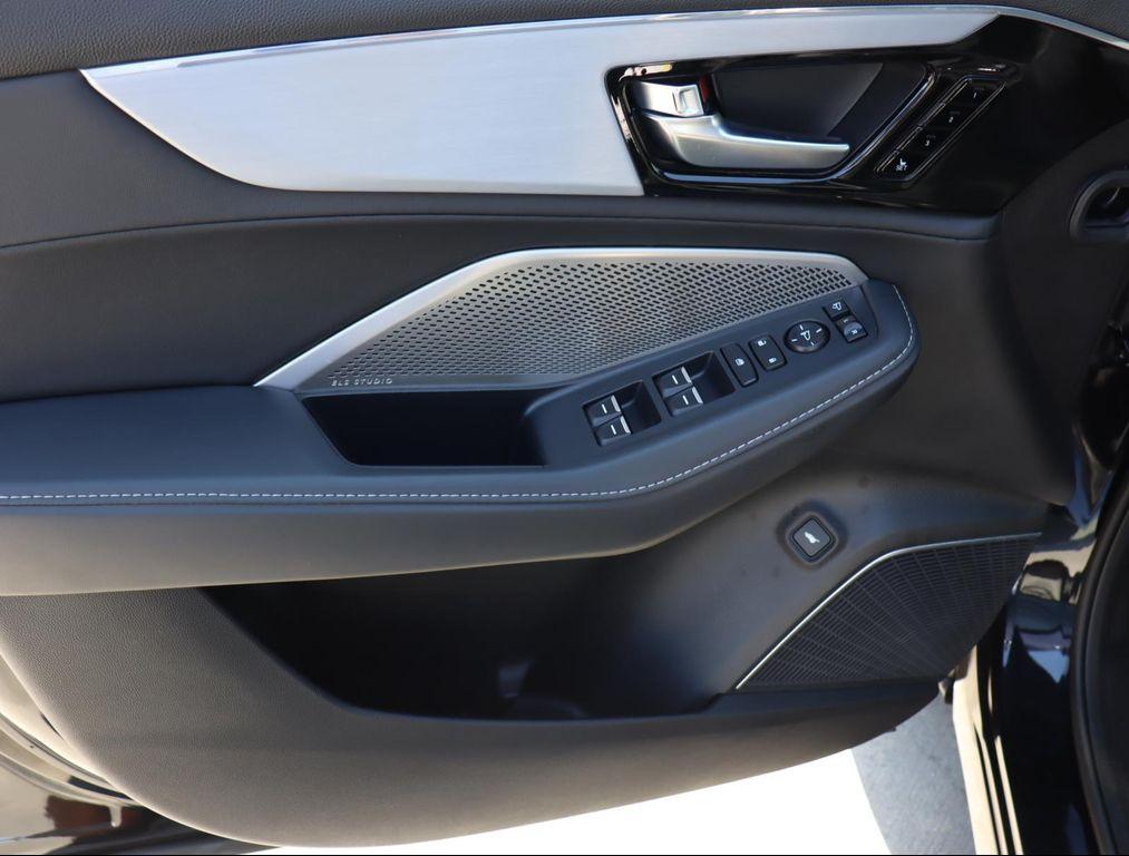 used 2023 Acura MDX car, priced at $36,995