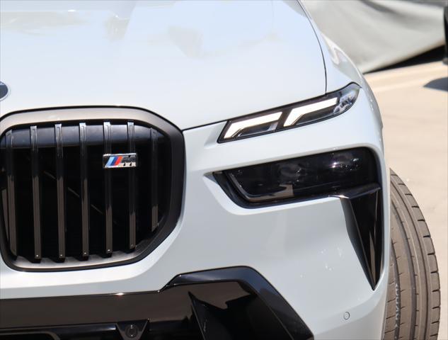 new 2025 BMW X7 car, priced at $118,595