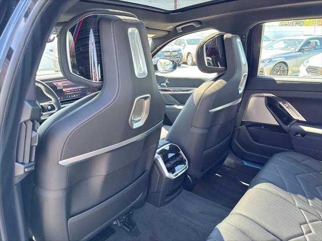 new 2025 BMW i7 car
