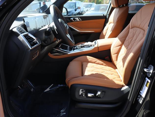 new 2026 BMW X7 car, priced at $98,275