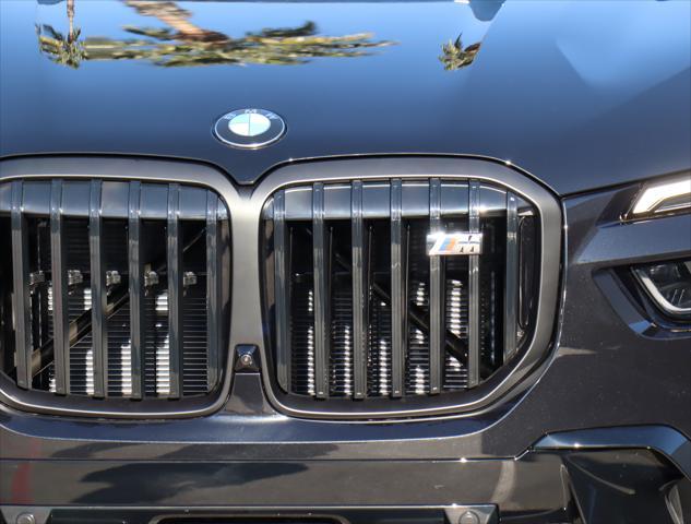 new 2025 BMW X7 car, priced at $117,925