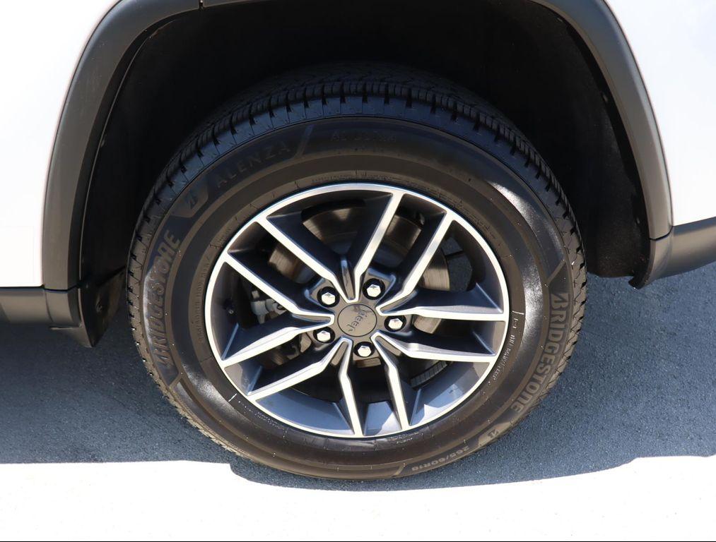 used 2019 Jeep Grand Cherokee car, priced at $22,880