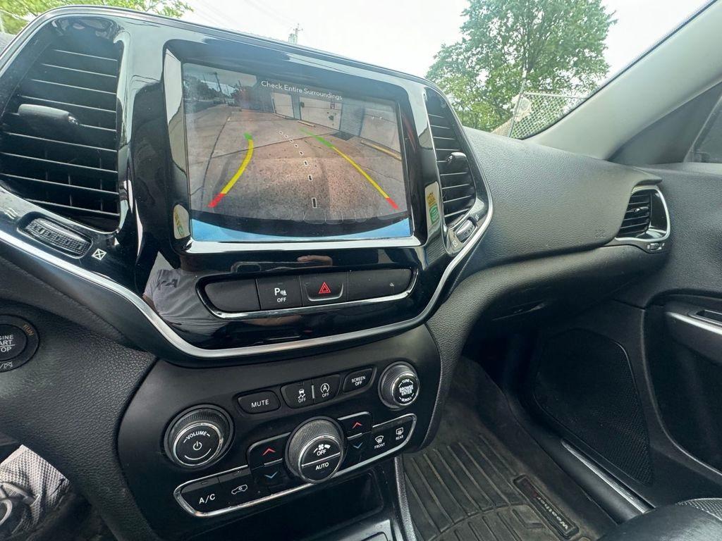 used 2019 Jeep Cherokee car, priced at $17,499