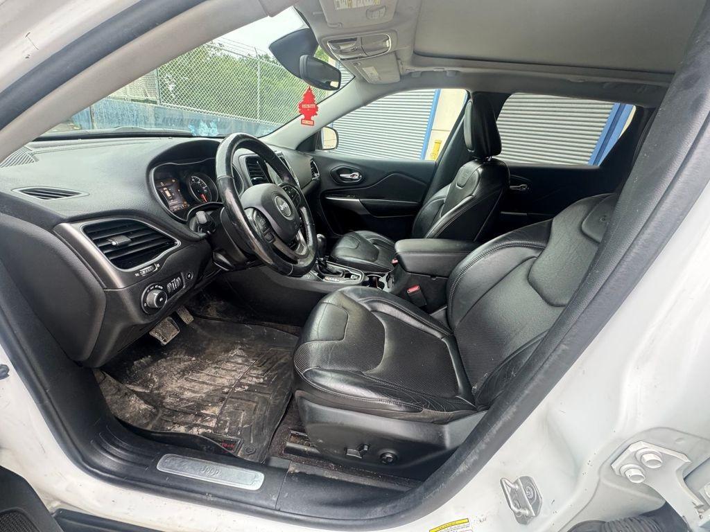 used 2019 Jeep Cherokee car, priced at $17,499