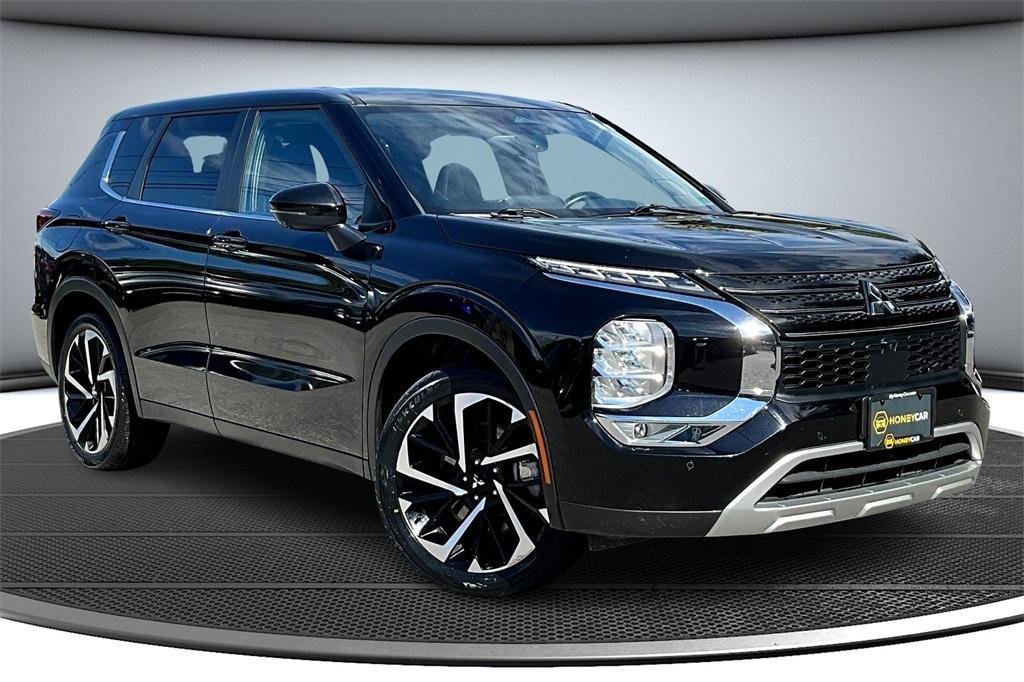 used 2024 Mitsubishi Outlander car, priced at $24,579