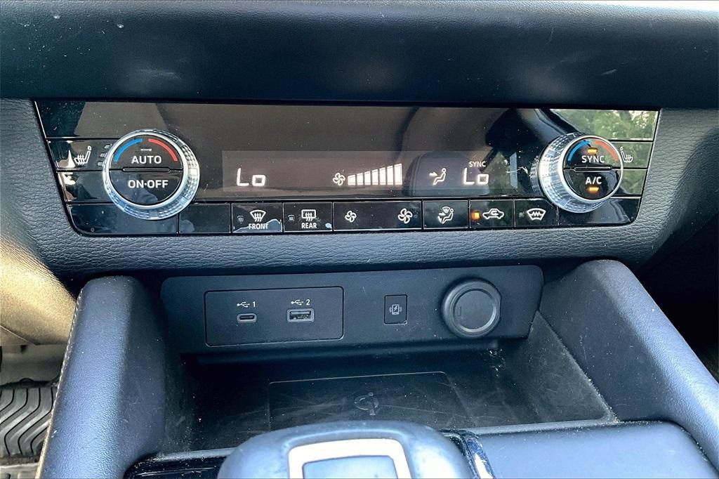used 2024 Mitsubishi Outlander car, priced at $24,579