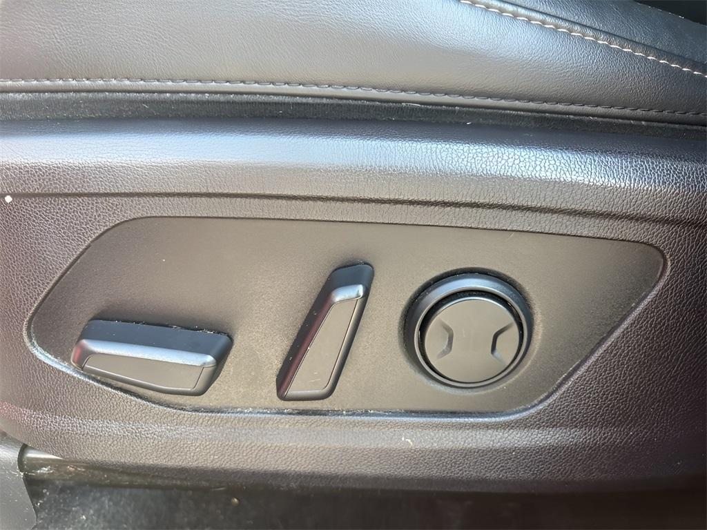 used 2021 Kia Sorento car, priced at $21,399