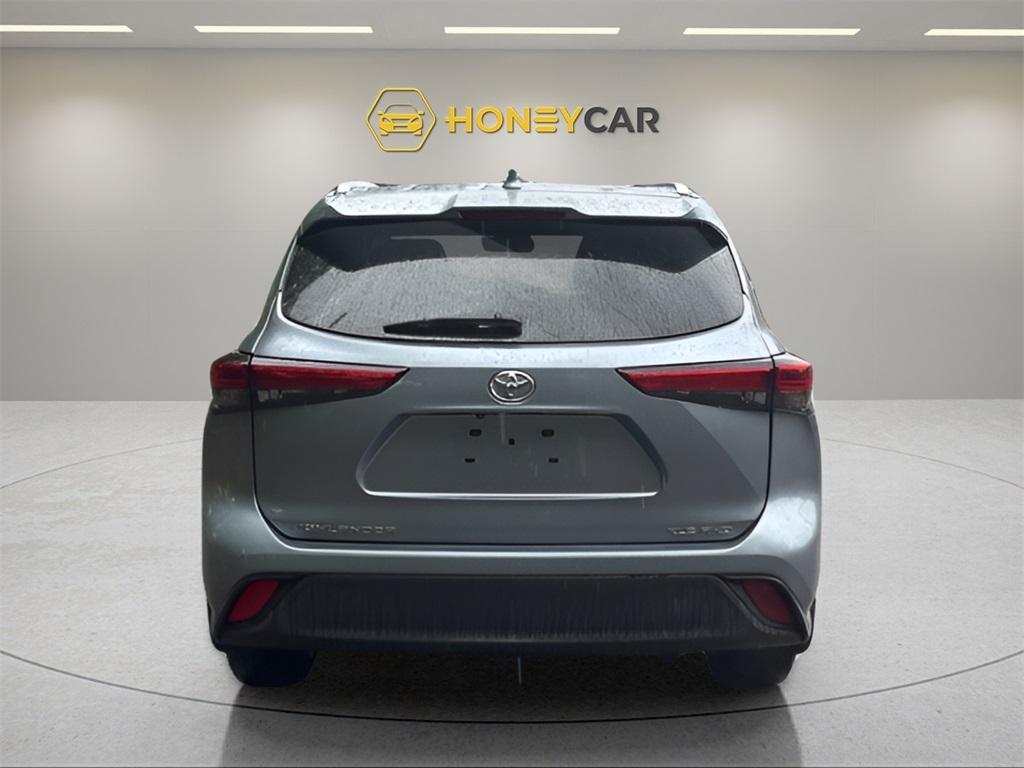 used 2020 Toyota Highlander car, priced at $27,999