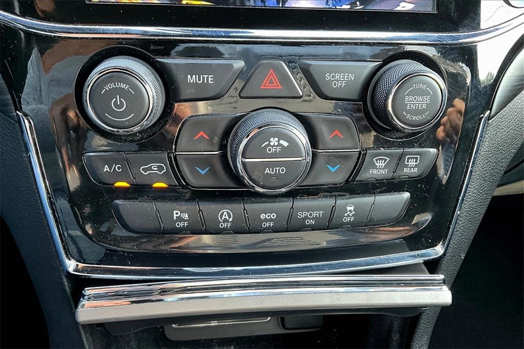 used 2021 Jeep Grand Cherokee car, priced at $21,128