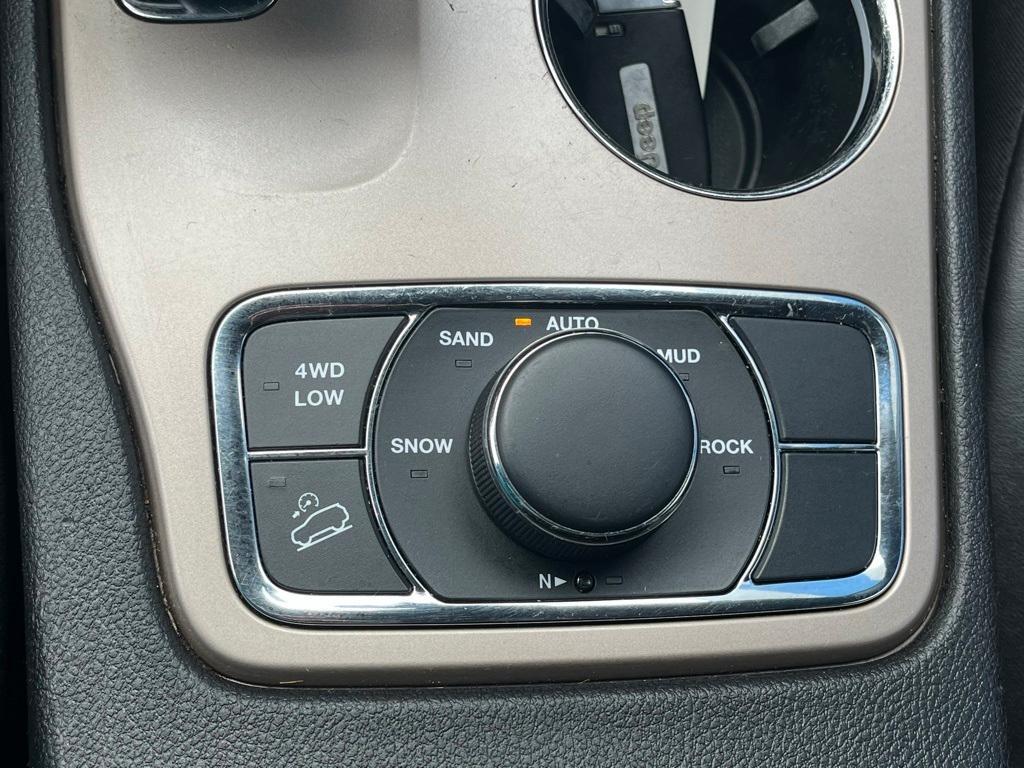 used 2015 Jeep Grand Cherokee car, priced at $12,995