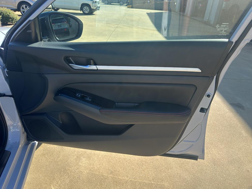 new 2025 Nissan Altima car, priced at $28,990