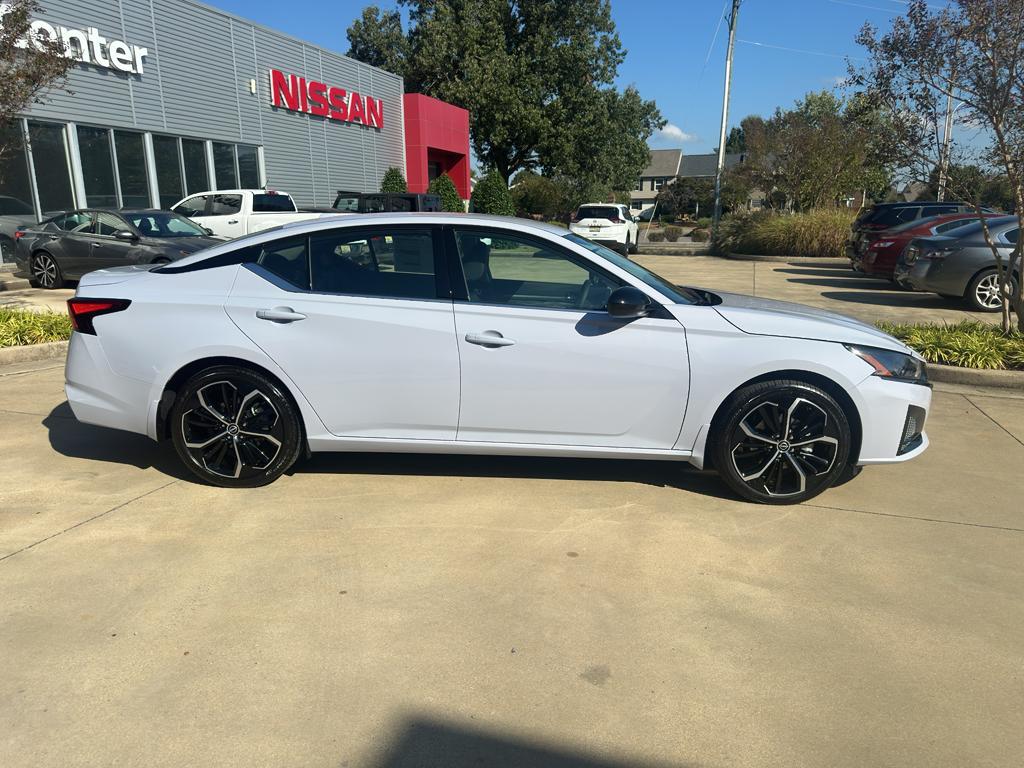 new 2025 Nissan Altima car, priced at $28,990