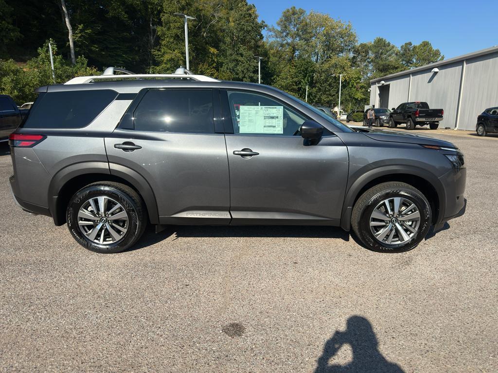 new 2025 Nissan Pathfinder car, priced at $43,865